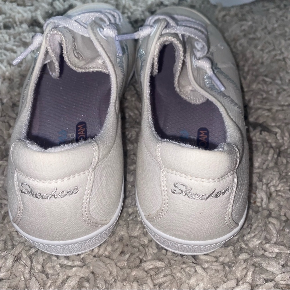 Sneakers - Picture 3 of 4